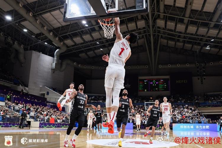 亚预赛-中国男篮101-53狂胜关岛 曾凡博贡献14分8篮板 亚预赛-中国男篮101-53狂胜关岛 曾凡博贡献14分8篮板