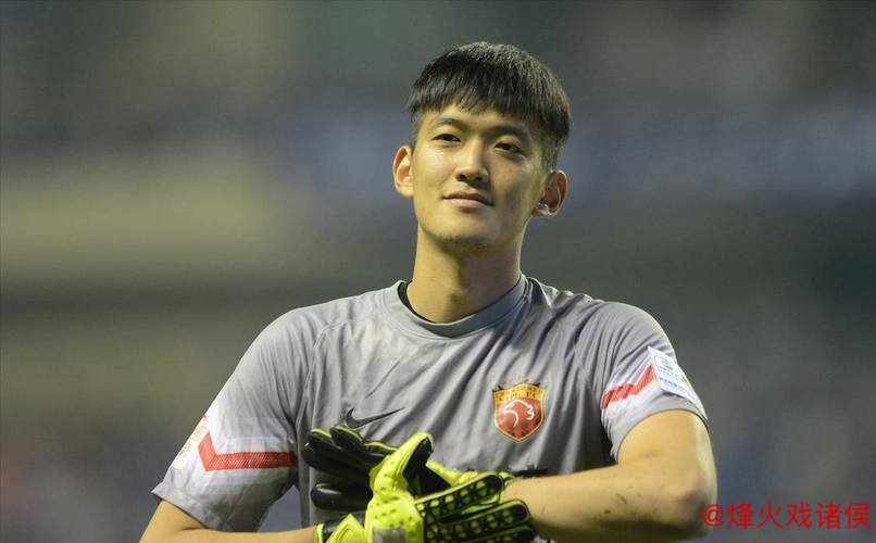 海港门将颜骏凌化身上海文旅大使，热情推荐浦东足球场、东郊宾馆与外滩