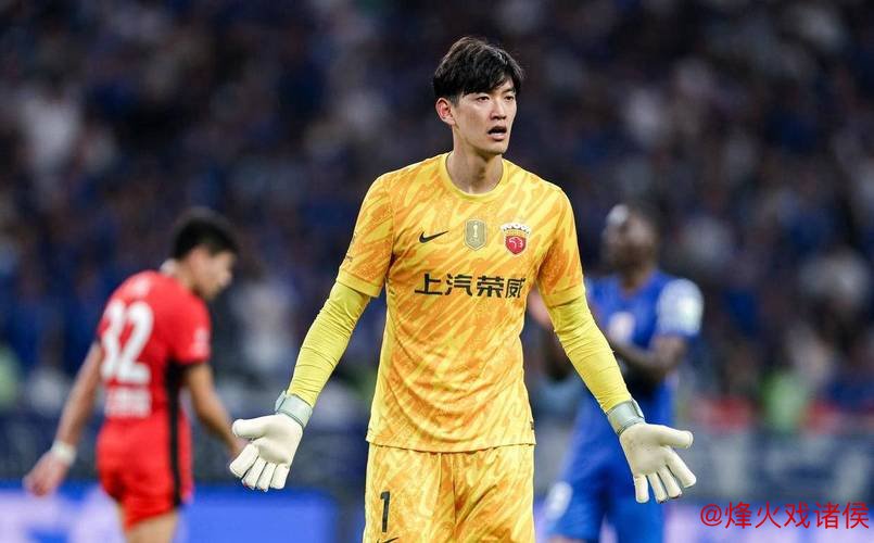 海港门将颜骏凌化身上海文旅大使，热情推荐浦东足球场、东郊宾馆与外滩