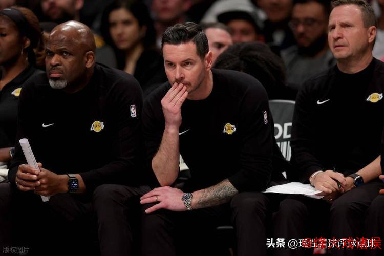 湖人攻防不力频频失误，雷迪克怒批火箭全面压制