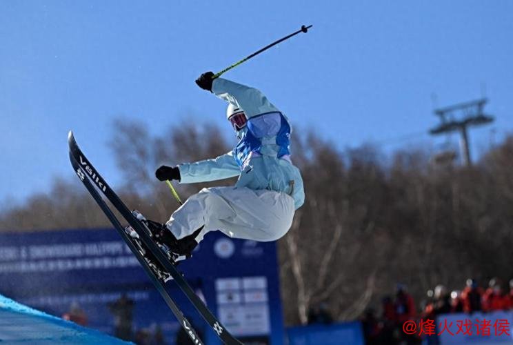 滑雪世界杯阿斯本站：李方慧勇夺金牌，苏翊鸣斩获银牌